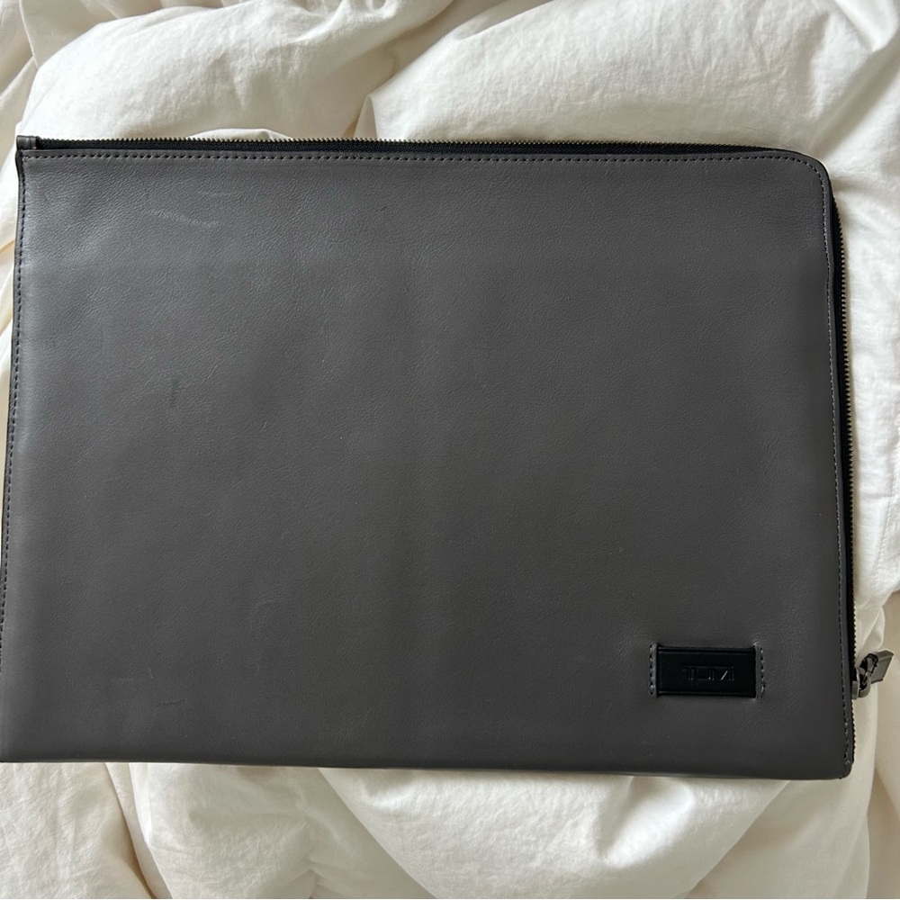 Men's Gray Leather Bag
